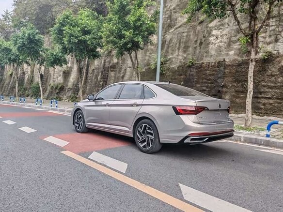 2023 Volkswagen Sagitar III Рестайлинг, коричневый, 1599777 рублей - вид 3