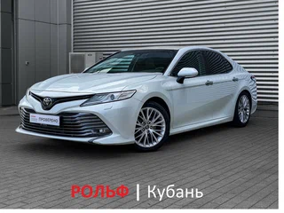2018 Toyota Camry VIII (XV70), белый, 2825000 рублей, вид 1