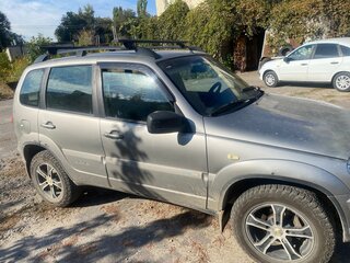 2011 Chevrolet Niva I Рестайлинг, серый, 530000 рублей, вид 2