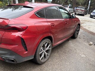 2022 BMW X6 40i III (G06), красный, 10200000 рублей, вид 1