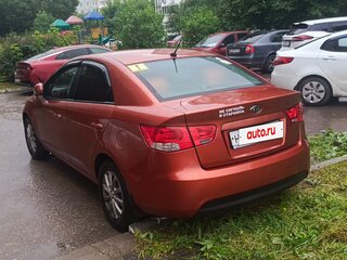 2011 Kia Cerato 6-speed II, оранжевый, 650000 рублей, вид 4