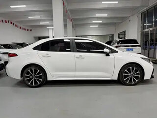 2023 Toyota Corolla XII (E210) Рестайлинг, белый, 1240000 рублей, вид 4
