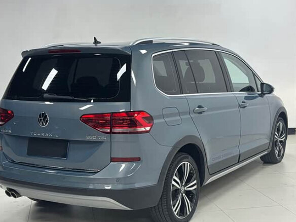 2023 Volkswagen Touran L II, серый - вид 4