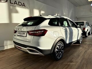 2026 Lada (ВАЗ) Vesta SW Cross I Рестайлинг (NG), белый, 5000000 рублей, вид 5