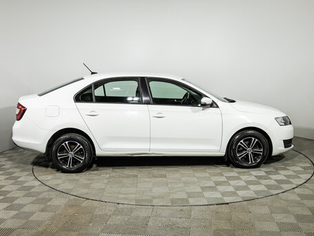 2018 Skoda Rapid I Рестайлинг, белый, 1199700 рублей, вид 4
