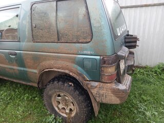 1998 Mitsubishi Pajero II Рестайлинг, зелёный, 400000 рублей, вид 4