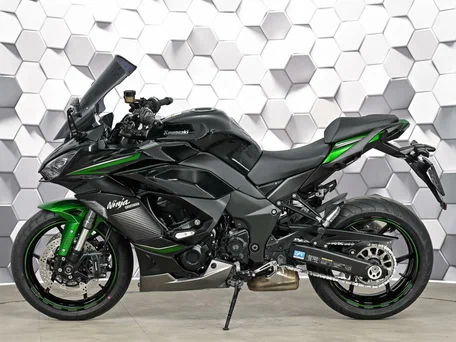 2023 Kawasaki Ninja 1000 SX, чёрный, 1179000 рублей, вид 4