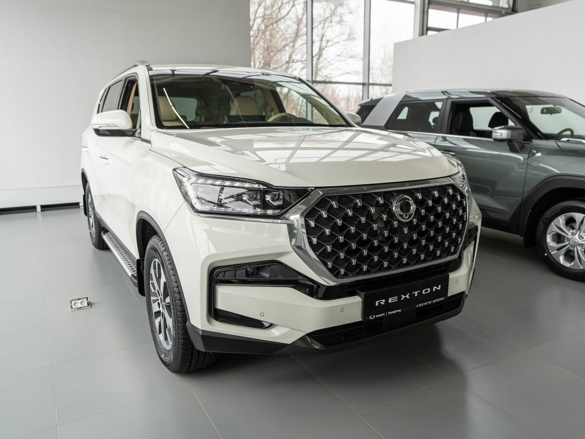 Открыть фотографии: KGM Rexton