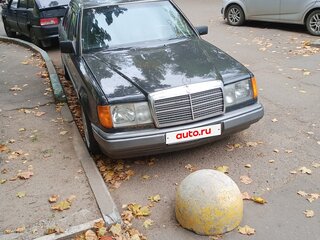 1992 Mercedes-Benz E-Класс 220 I (W124), чёрный, 410000 рублей, вид 3