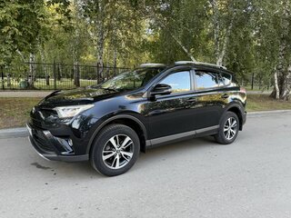 2017 Toyota RAV4 IV (XA40) Рестайлинг, чёрный, 2330000 рублей, вид 2