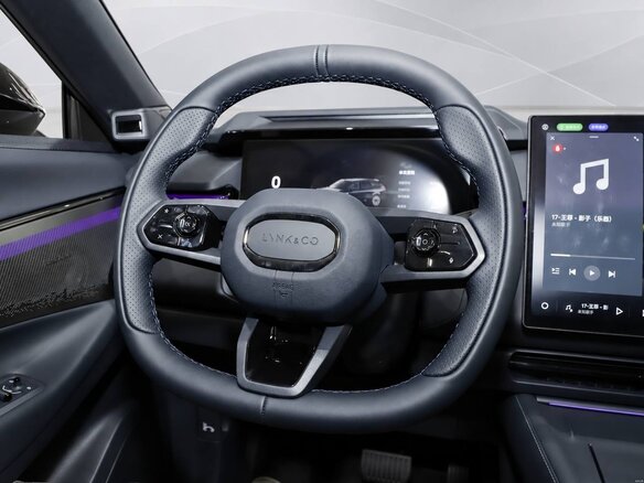 2026 Lynk & Co 08 EM-P 38.2 kWh I Рестайлинг, серебристый, 5490000 рублей - вид 12