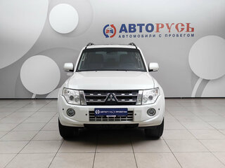 2014 Mitsubishi Pajero IV Рестайлинг 1, белый, 2299000 рублей, вид 3
