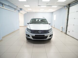 2014 Volkswagen Tiguan I Рестайлинг, серебристый, 1299000 рублей, вид 1