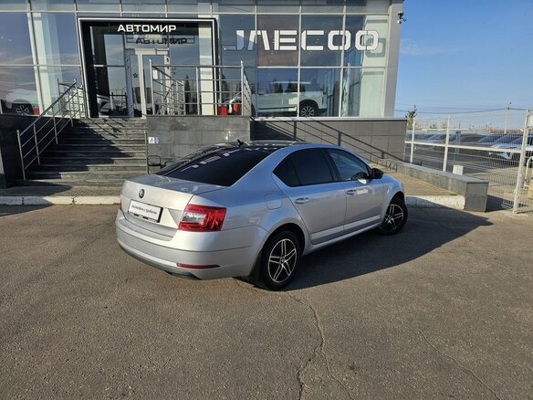 2017 Skoda Octavia III (A7) Рестайлинг, серебристый, 1150000 рублей - вид 4