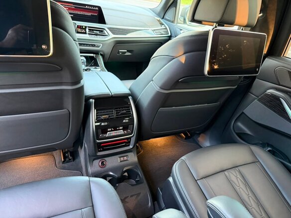 2022 BMW X7 40i I (G07), белый, 9099000 рублей - вид 9