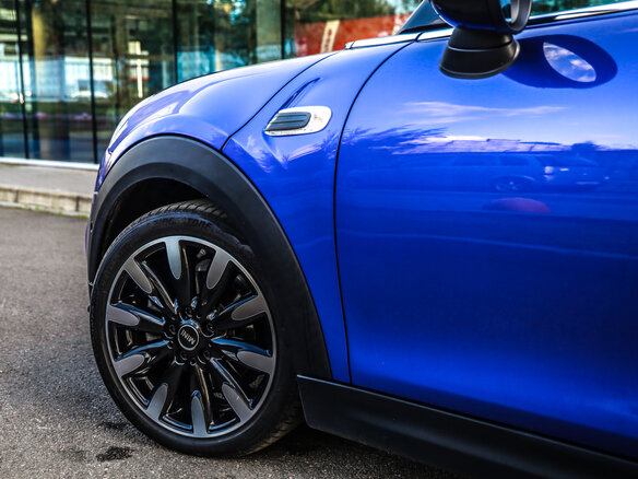 2020 Mini Hatch Cooper III (F55/F56) Рестайлинг, синий, 2333500 рублей - вид 12