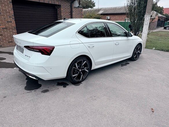 2025 Skoda Octavia IV (A8), белый, 3500000 рублей - вид 6