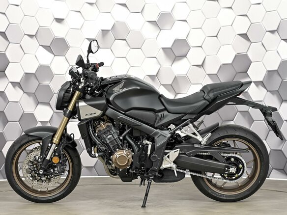 2026 Honda CB 650R, чёрный, 1377000 рублей - вид 3