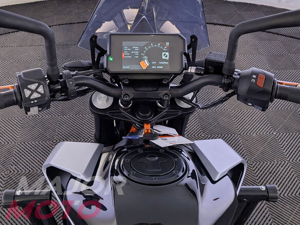 2022 KTM 390 Duke, чёрный - вид 7