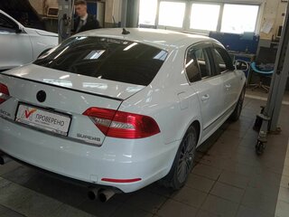 2014 Skoda Superb II Рестайлинг, белый, 880000 рублей, вид 3
