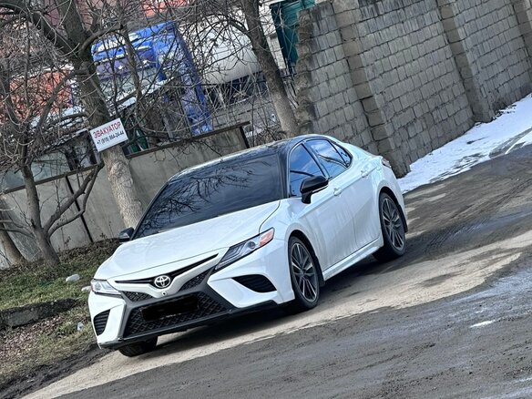2019 Toyota Camry US Market VIII (XV70), белый, 1630000 рублей - вид 3