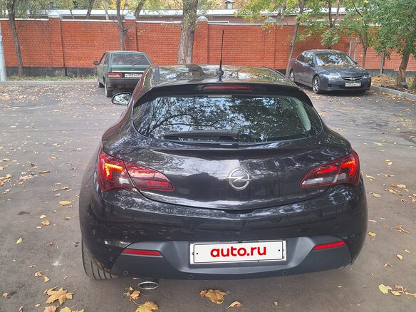 2013 Opel Astra GTC J Рестайлинг, чёрный, 1150000 рублей - вид 4