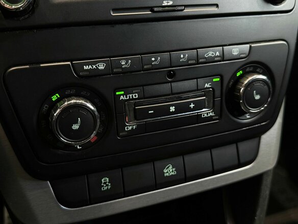 2013 Skoda Yeti I, чёрный - вид 18