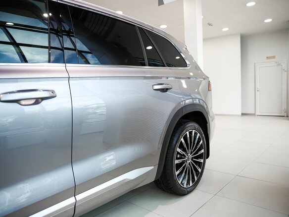 2026 Geely Monjaro I, серебристый - вид 5