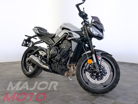 2023 Triumph Street Triple, белый, 1030000 рублей, вид 5