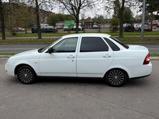 2017 Lada (ВАЗ) Priora I Рестайлинг, белый, 500000 рублей, вид 3