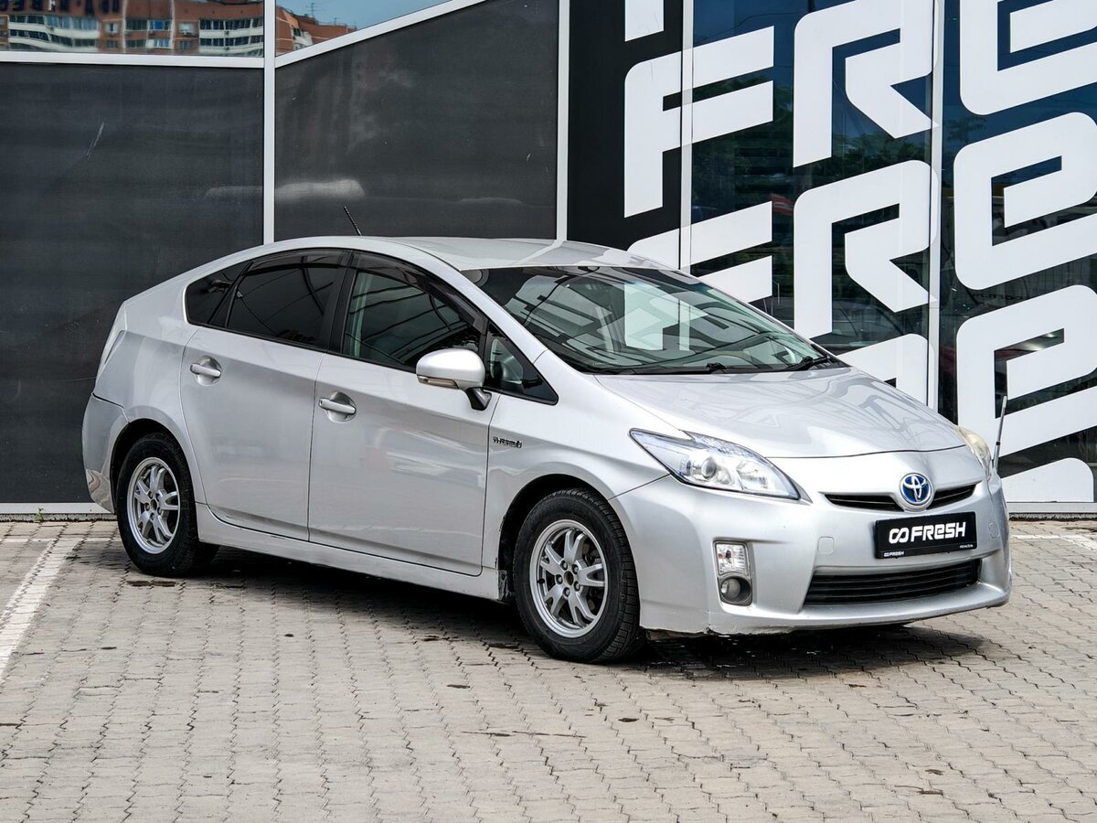 Открыть фотографии: Toyota Prius III (XW30)