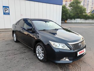 2013 Toyota Camry VII (XV50), серый, 1900000 рублей, вид 4