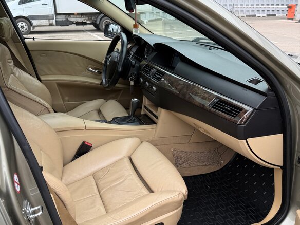 2004 BMW 5 серии 525i V (E60/E61), зелёный, 700000 рублей - вид 5