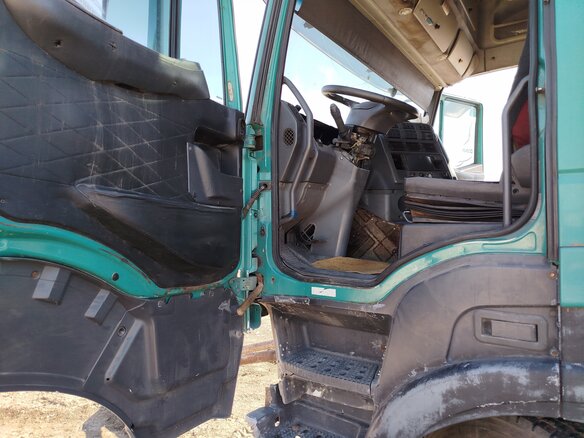 2002 Iveco Stralis, зелёный, 200000 рублей - вид 6
