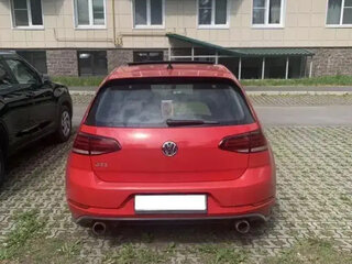 2018 Volkswagen Golf GTI VII Рестайлинг, красный, 2500000 рублей, вид 3