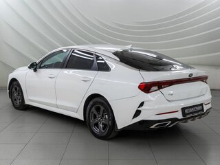 2021 Kia K5 III, белый, 1648000 рублей, вид 5
