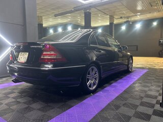 2004 Mercedes-Benz C-Класс 230 II (W203) Рестайлинг, чёрный, 490000 рублей, вид 4