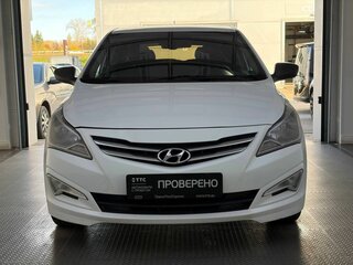 2015 Hyundai Solaris I Рестайлинг, белый, 1030000 рублей, вид 2