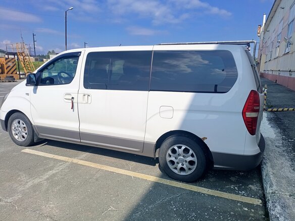 2013 Hyundai H-1, белый, 1480000 рублей - вид 2