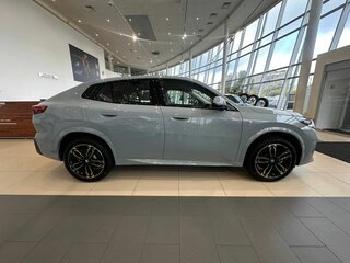 2024 BMW X2 xDrive25i II (U10), серый, 5800000 рублей, вид 3