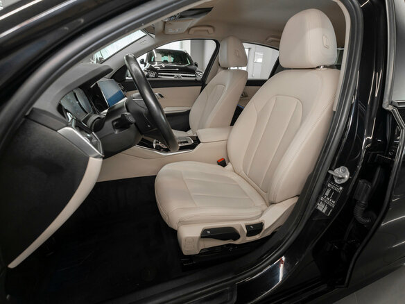 2021 BMW 3 серии 318i VII (G2x), чёрный, 2480000 рублей - вид 8