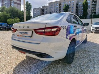2023 Lada (ВАЗ) Vesta I Рестайлинг (NG), белый, 787200 рублей, вид 3