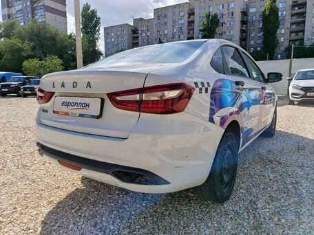 2023 Lada (ВАЗ) Vesta I Рестайлинг (NG), белый, 787200 рублей, вид 3