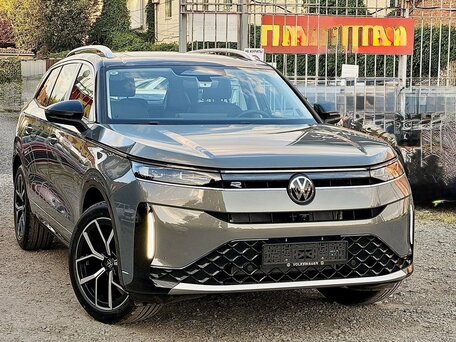 2026 Volkswagen Tavendor I Рестайлинг, серый, 5500000 рублей, вид 3