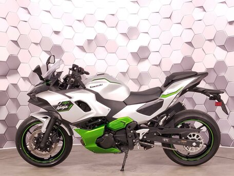 2025 Kawasaki Ninja 7, серебристый, 869000 рублей, вид 4