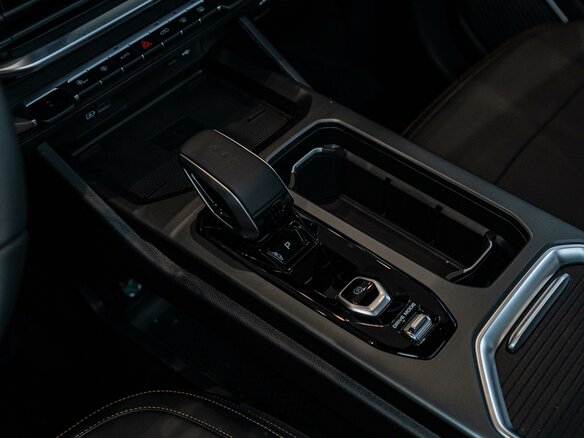 2026 Geely Okavango I Рестайлинг, серый, 4085990 рублей - вид 18
