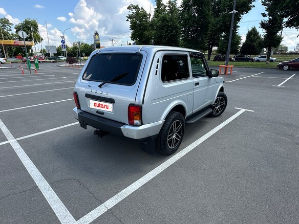 2019 Lada (ВАЗ) 2121 (4x4) Urban I Рестайлинг, серебристый, 795000 рублей - вид 3