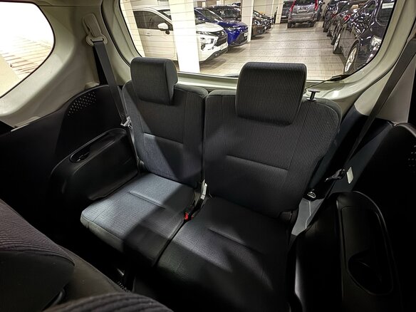 2016 Toyota Sienta II, белый, 1550000 рублей - вид 32