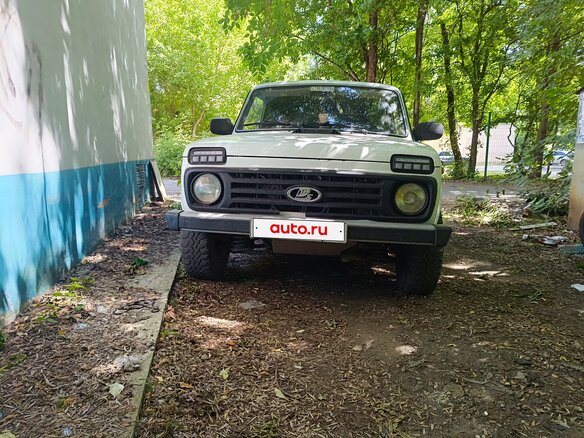 2010 Lada (ВАЗ) 2121 (4x4) Фора I Рестайлинг, белый