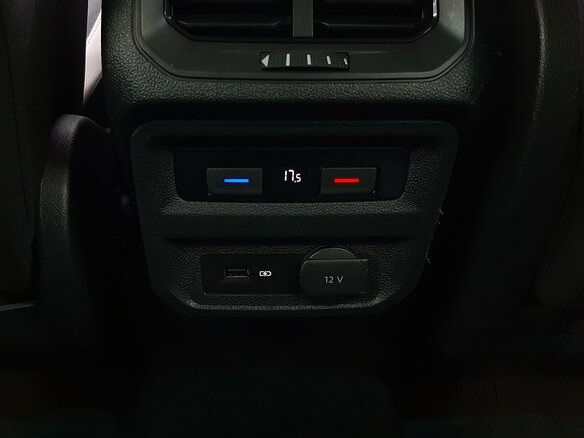 2018 Volkswagen Tiguan II, серебристый - вид 16